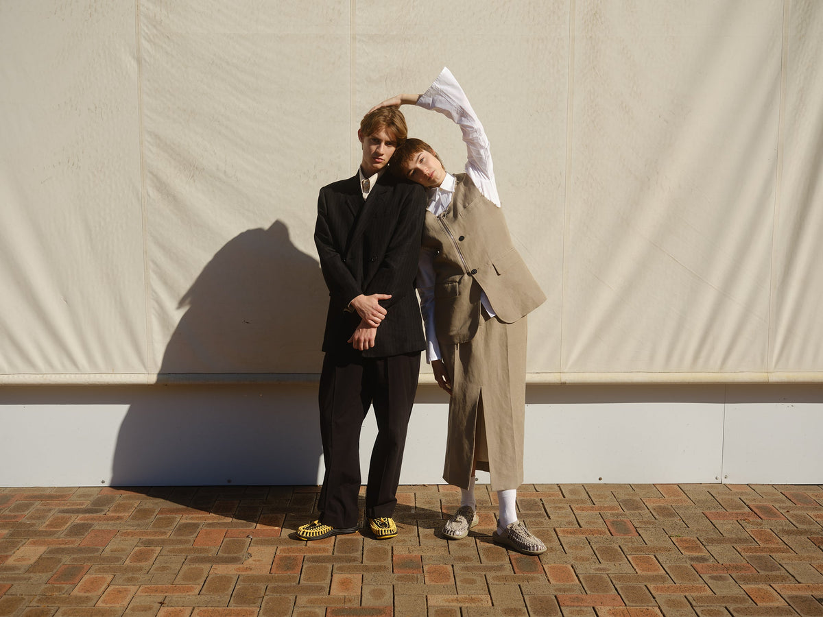All Gender UNEEK II Convertible|Plaza Taupe/Plaza Taupe